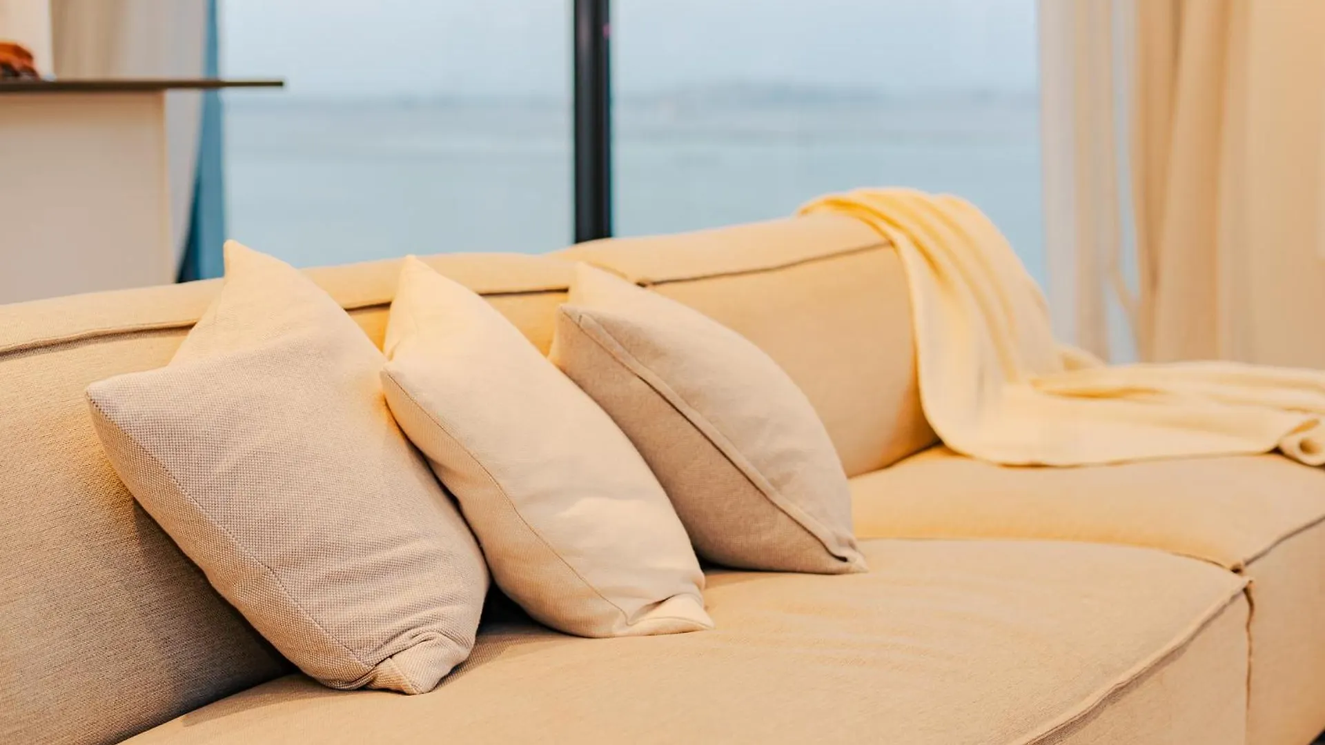Voyage One Bedroom In Pixel Tower Abu Zabi